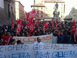 Generalstreik 18. März 2016 in Italien, Demo mit großem Transparent: Generalstreik