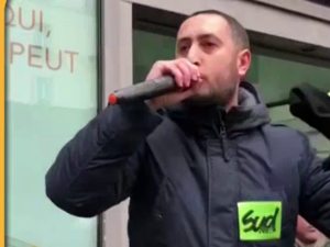 Gare Du Nord streikender Eisenhbahner mit Mikrophon