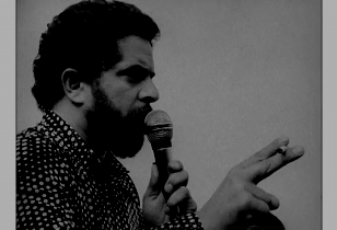 Lula da Silva mit Mikrophon während der Streiks im Industriegebiet ABC paulista in den 1970er Jahren