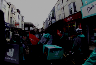 Demo von Deliveroo Fahrer_innen in Brighton